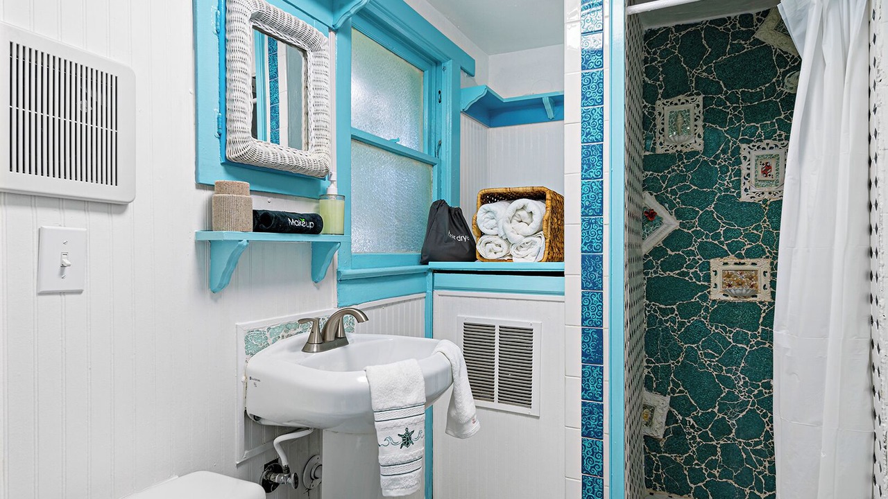 Photo of Bathroom in Mango Groves