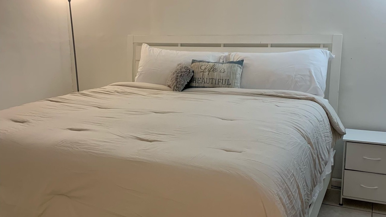 Photo of Bedroom in Lauderhill