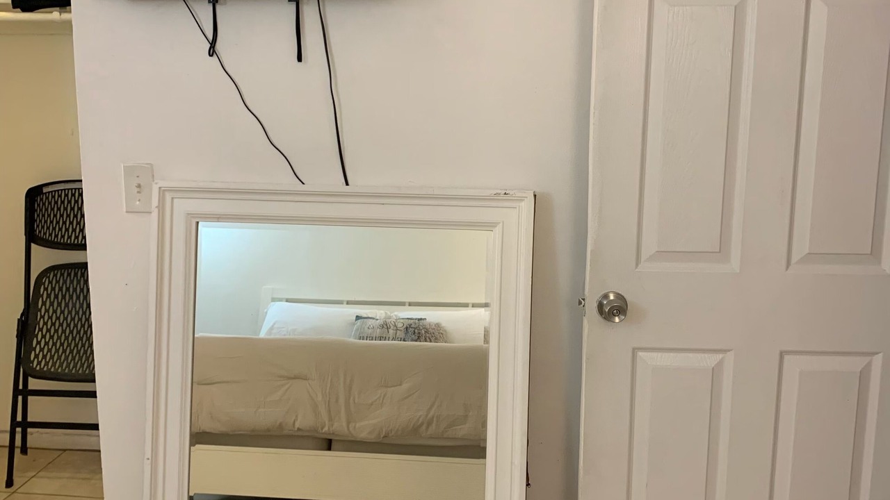 Photo of Bedroom in Lauderhill