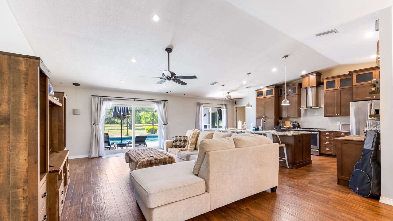 Photo of Livingroom in Wesley Chapel South