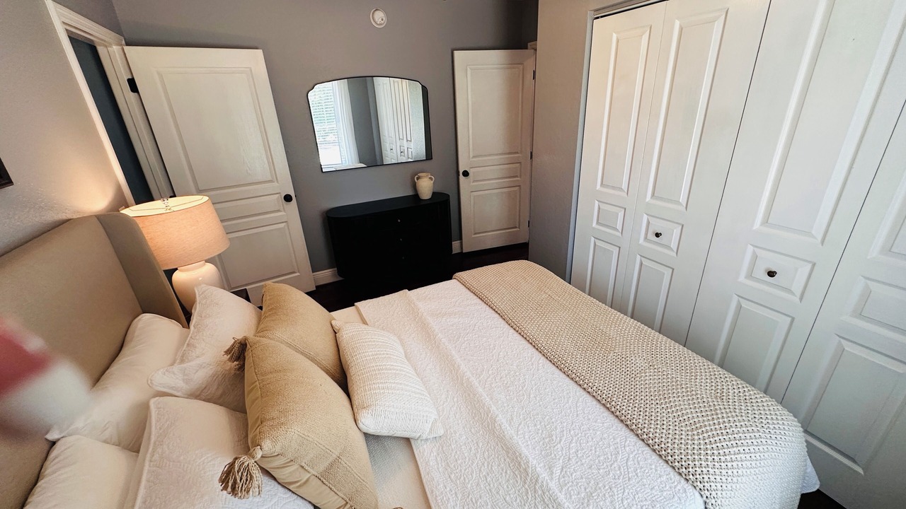 Photo of Bedroom in Historic District