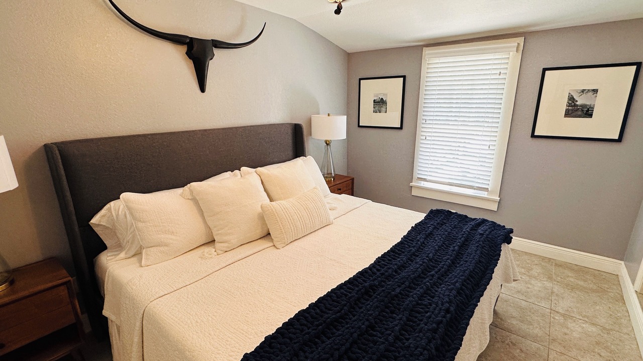 Photo of Bedroom in Historic District