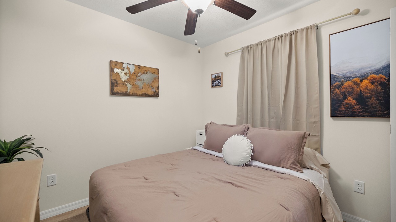 Photo of Bedroom in Candler