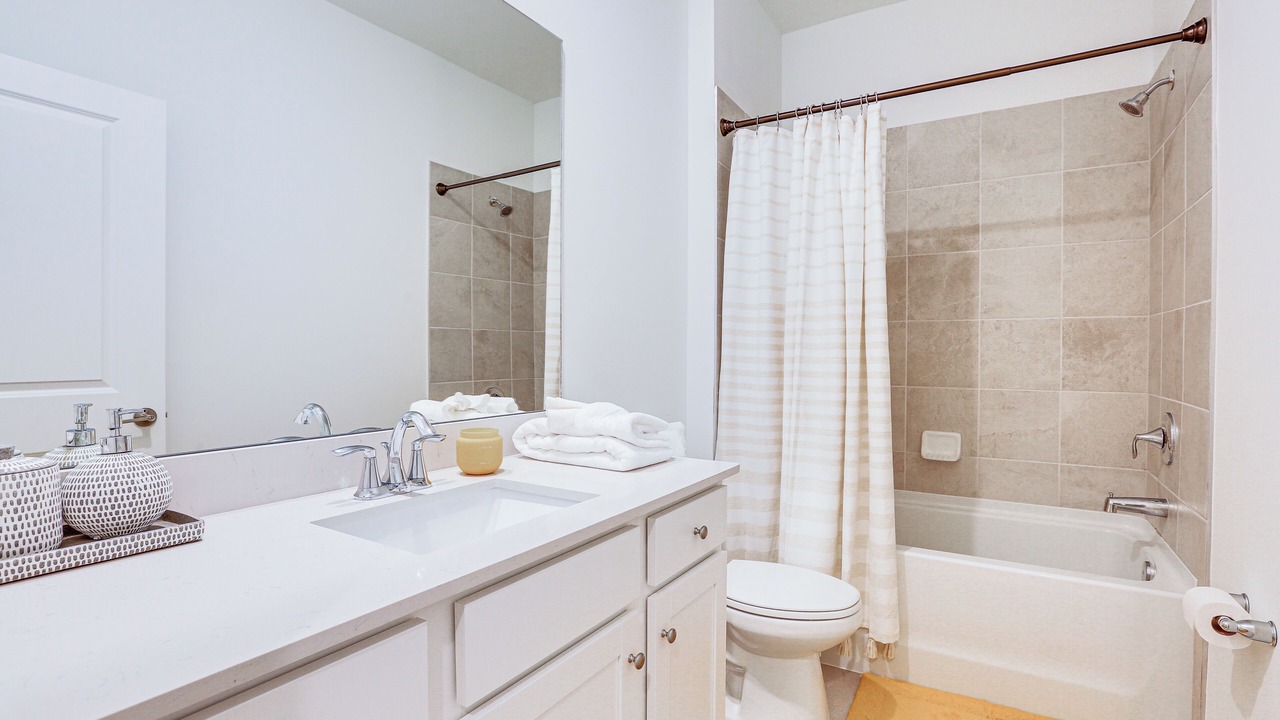 Photo of Bathroom in Lehigh Acres