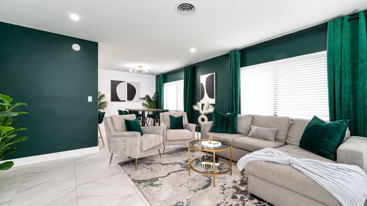 Photo of Livingroom in Garden Isles