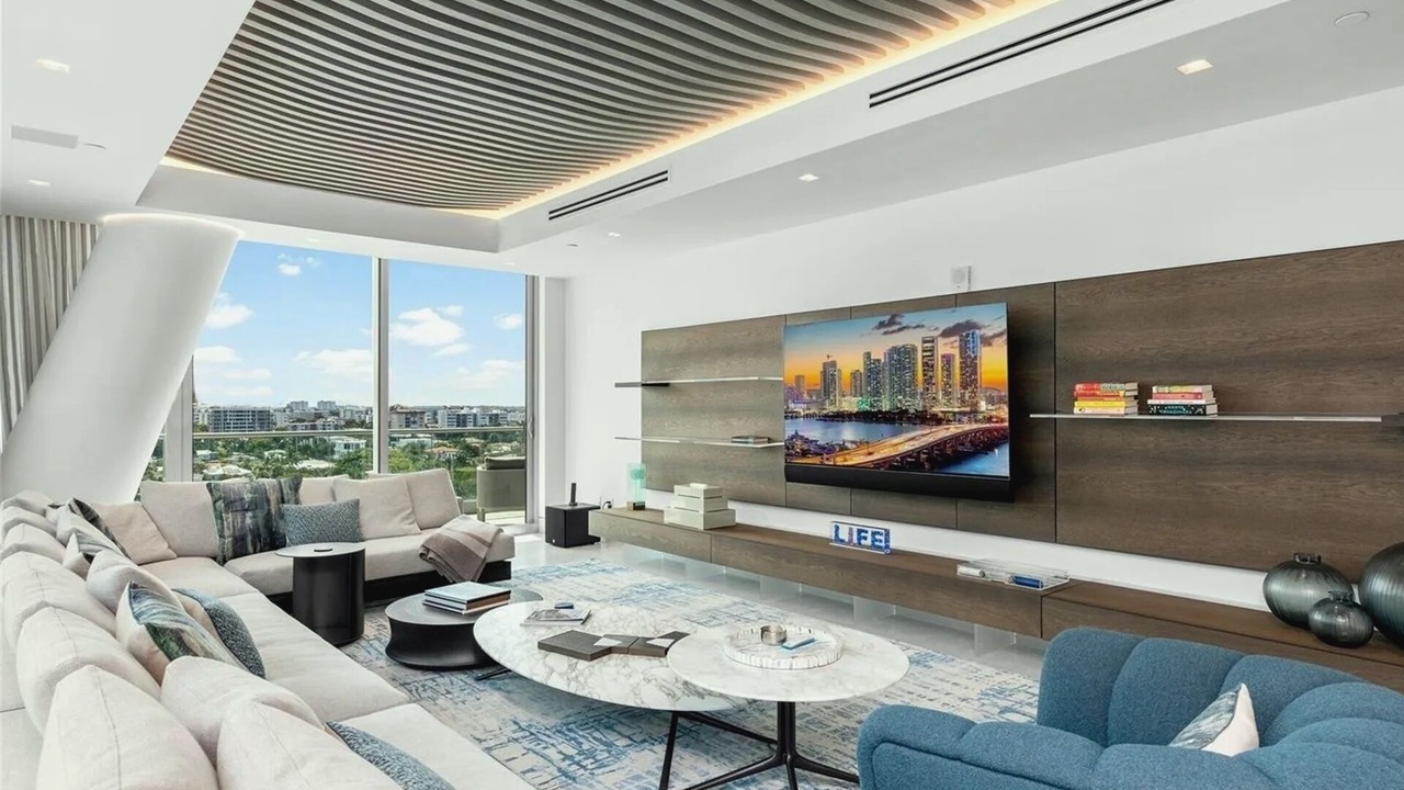 Photo of Livingroom in Surfside