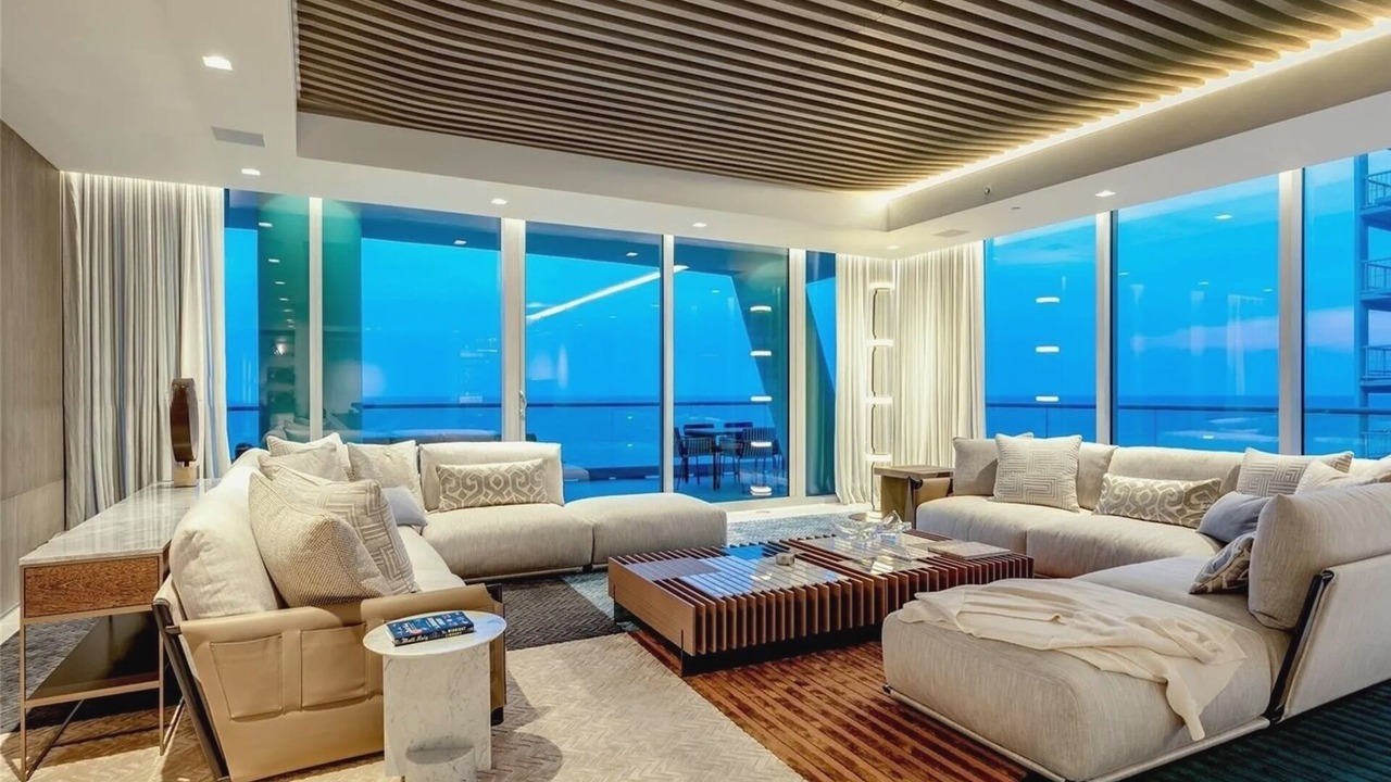 Photo of Livingroom in Surfside