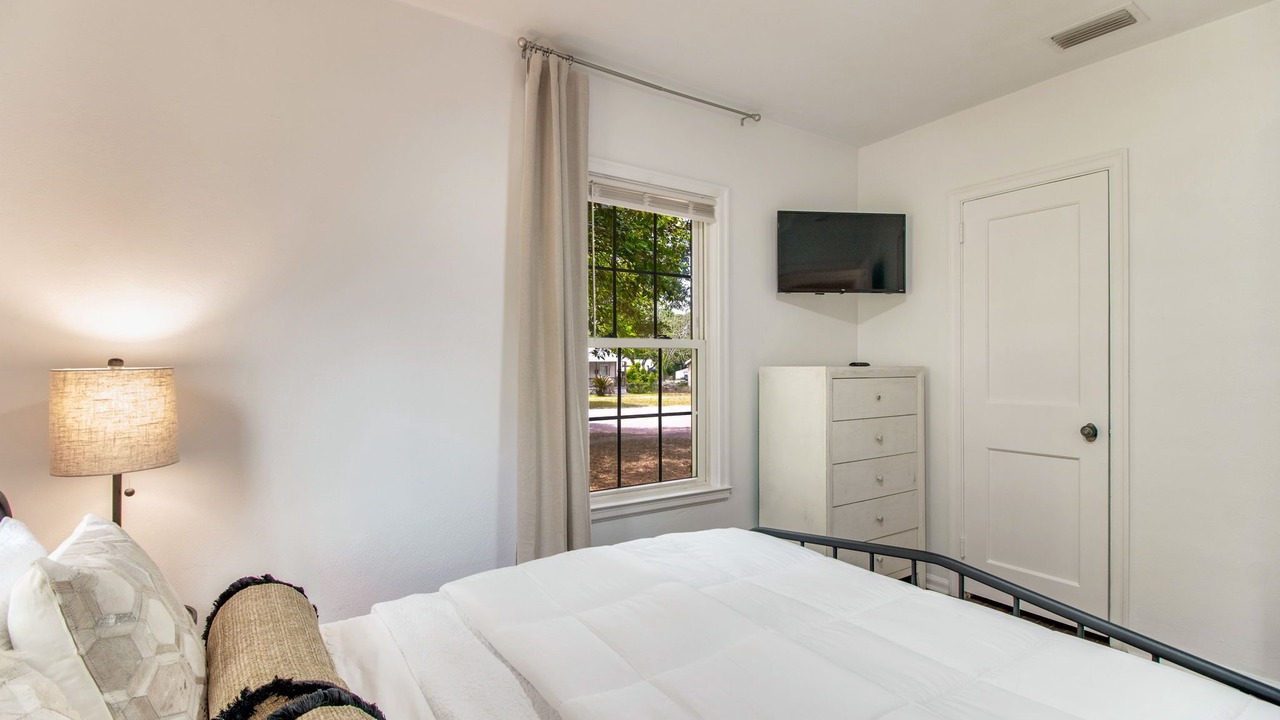 Photo of Bedroom in Navy Point