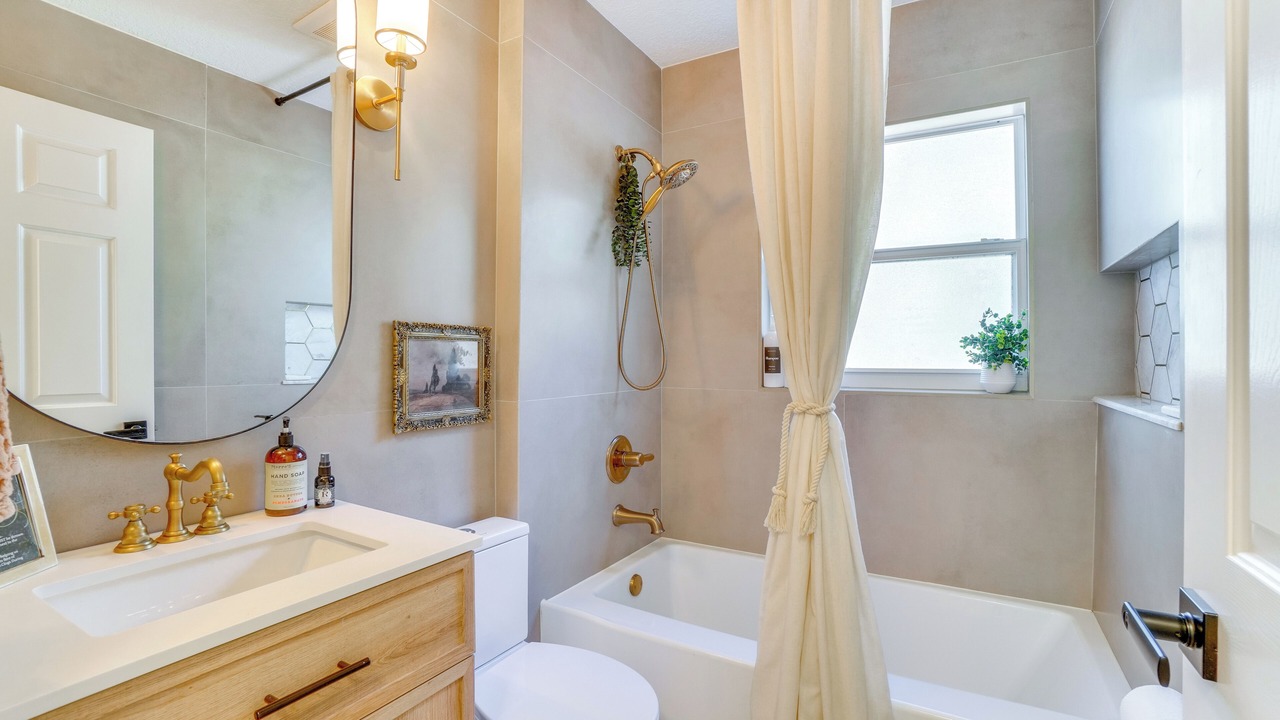 Photo of Bathroom in Mount Plymouth