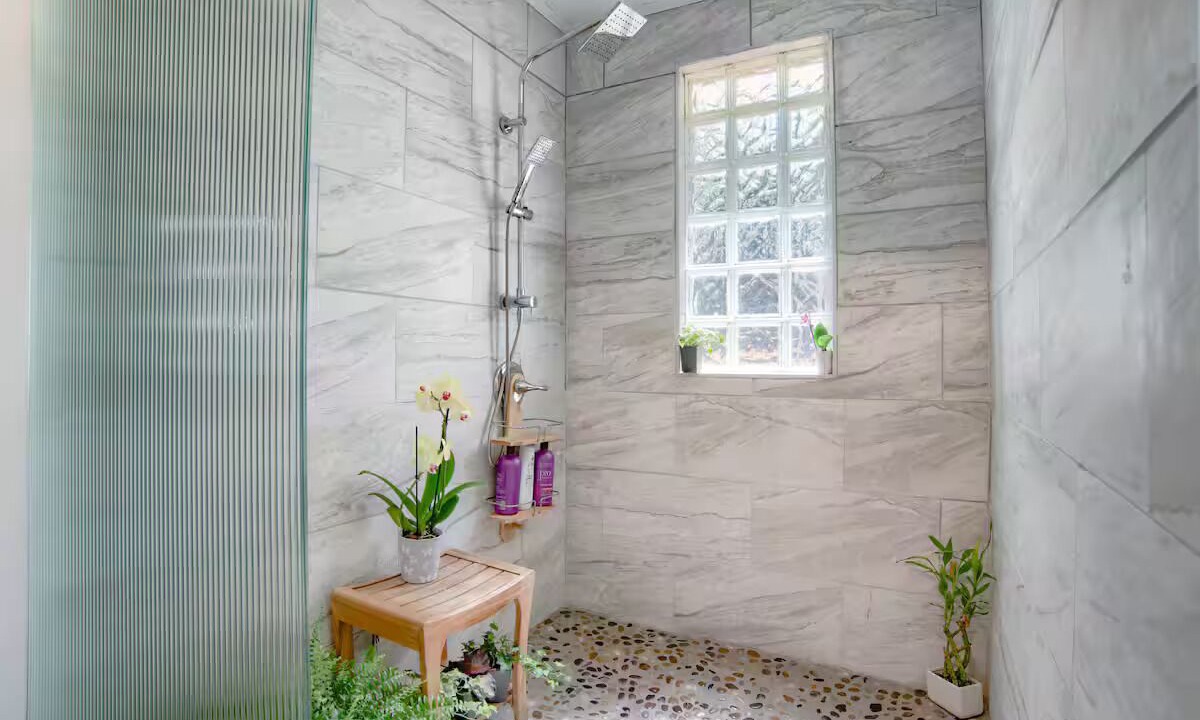 Photo of Bathroom in Mobile