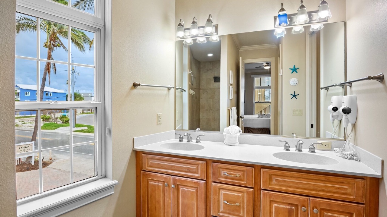 Photo of Bathroom in Bradenton Beach