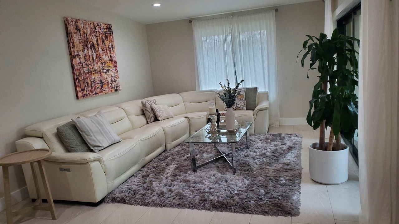 Photo of Livingroom in Country Club