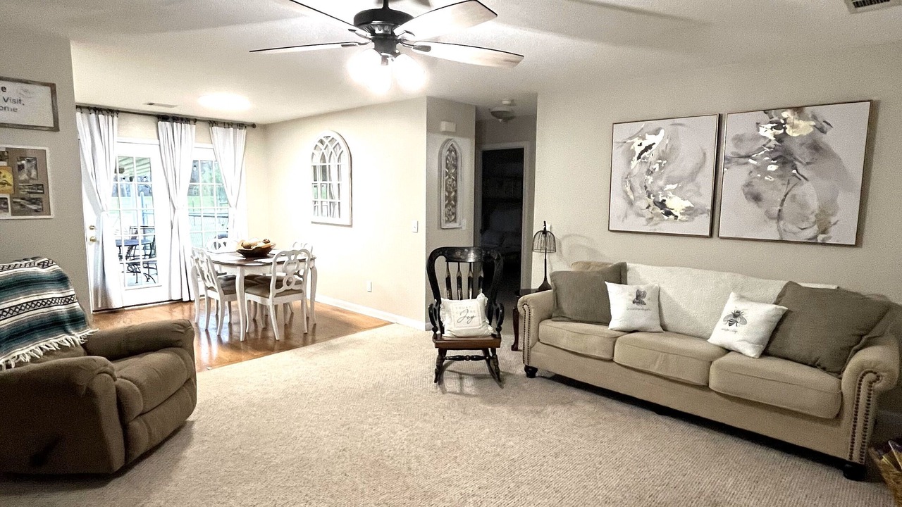 Photo of Livingroom in Tallassee