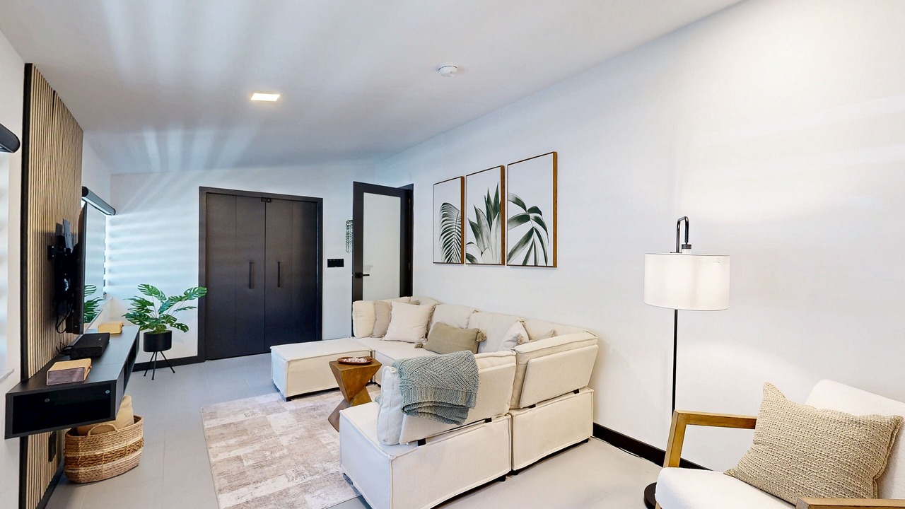 Photo of Livingroom in Poinsettia Heights