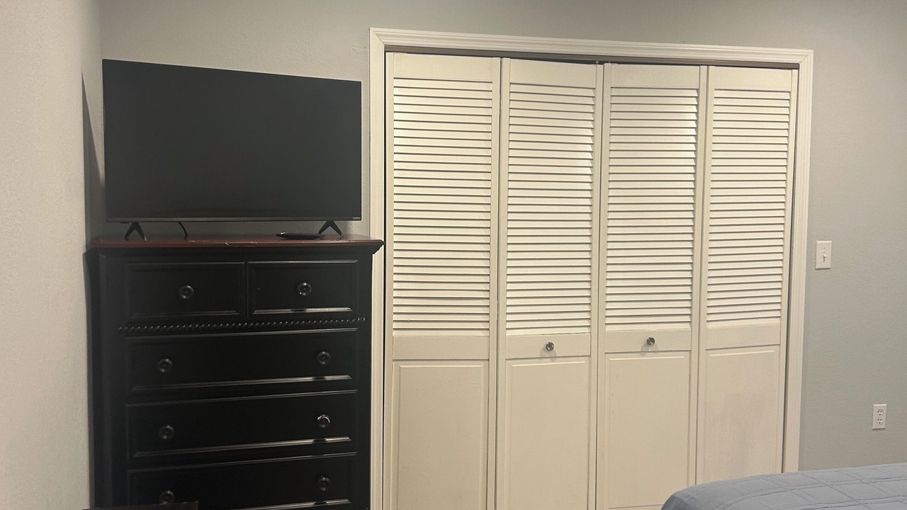 Photo of Bedroom in Eastpoint