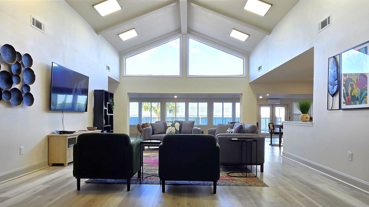 Photo of Livingroom in Lakeland