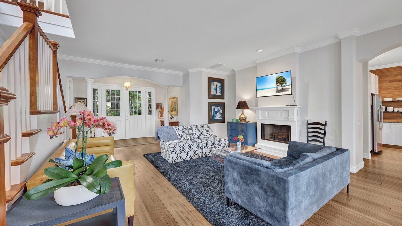 Photo of Livingroom in Old Naples