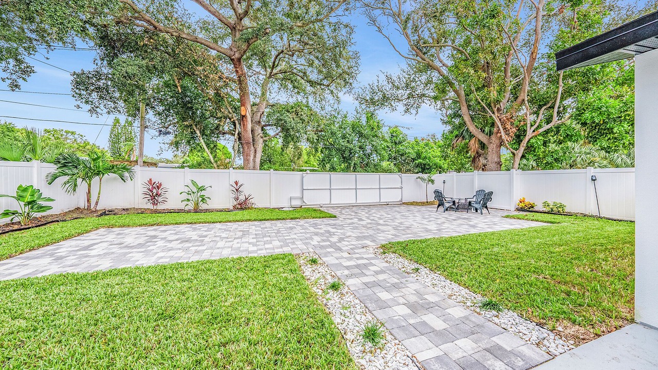 Photo of Patio Balcony in Greater Pinellas Point