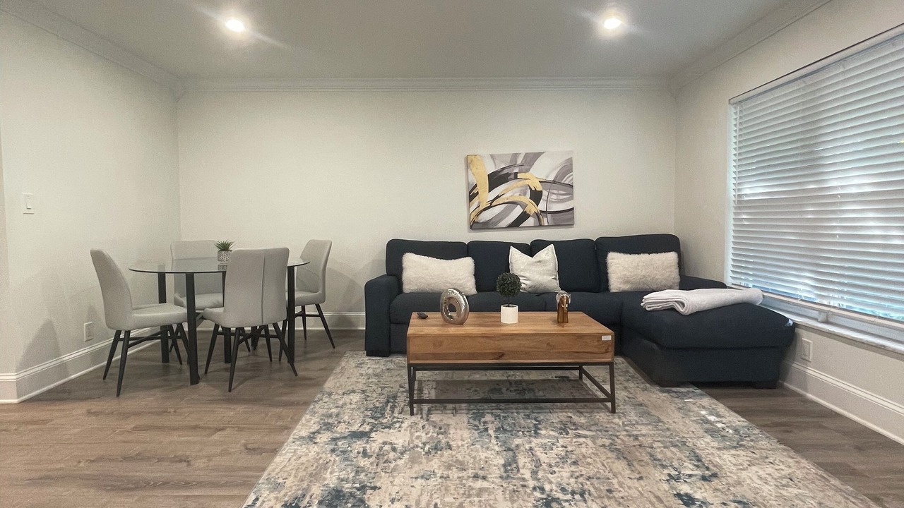 Photo of Livingroom in South Middle River
