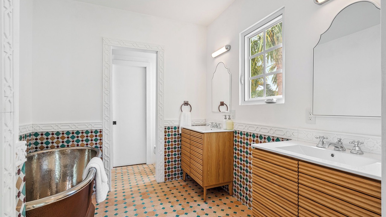 Photo of Bathroom in Old Northwood