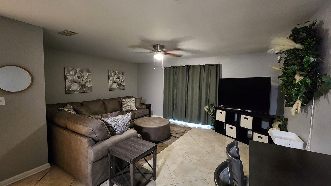 Photo of Livingroom in Tallahassee
