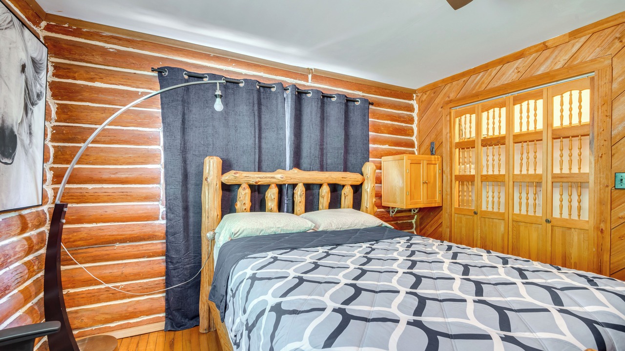 Photo of Bedroom in High Springs