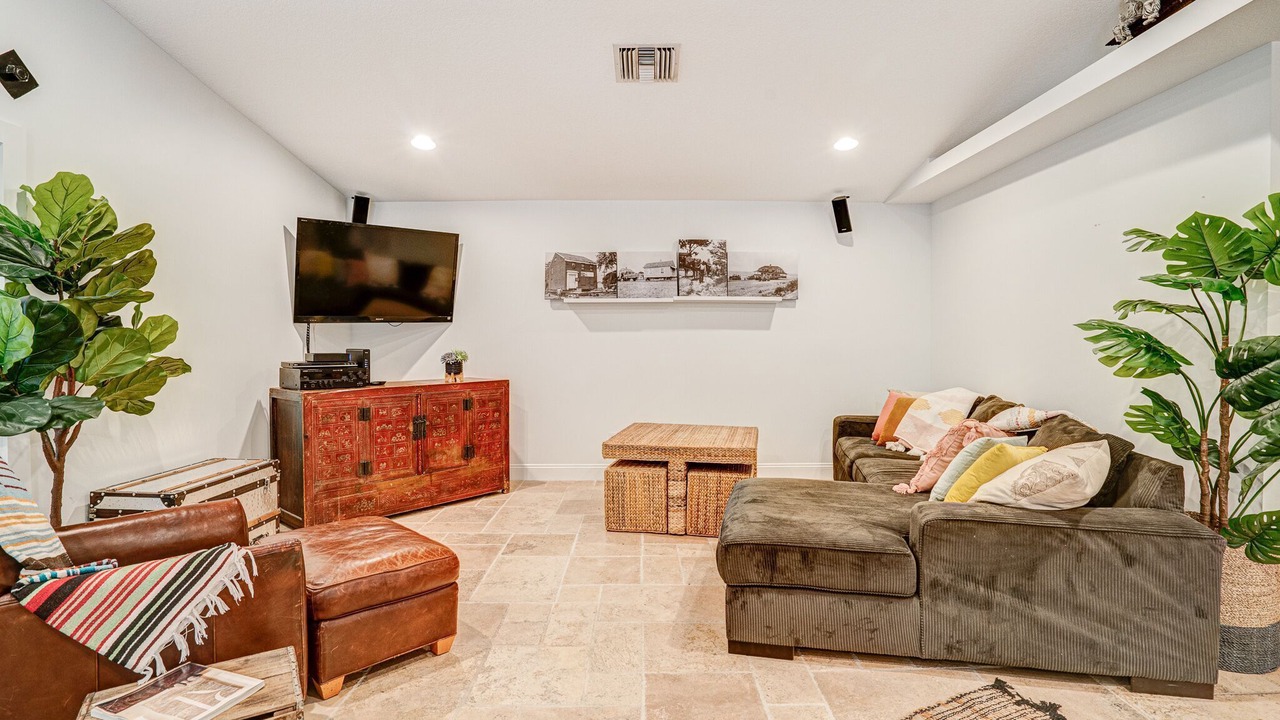 Photo of Livingroom in North River Shores