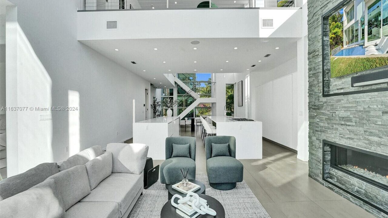 Photo of Livingroom in Poinsettia Heights