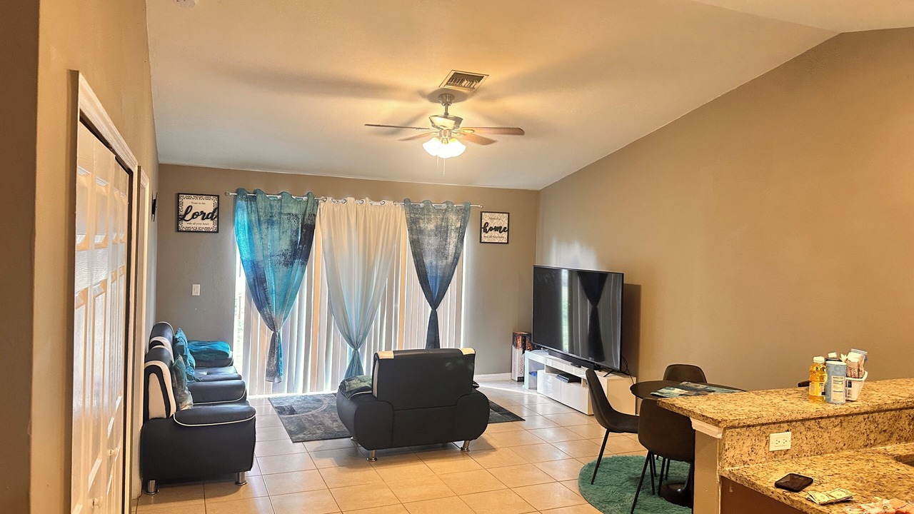 Photo of Livingroom in Westminister