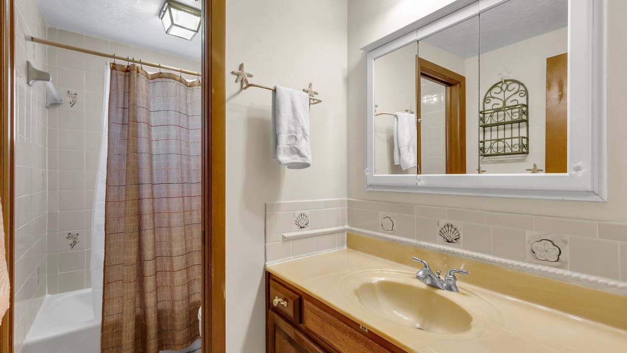 Photo of Bathroom in Islamorada