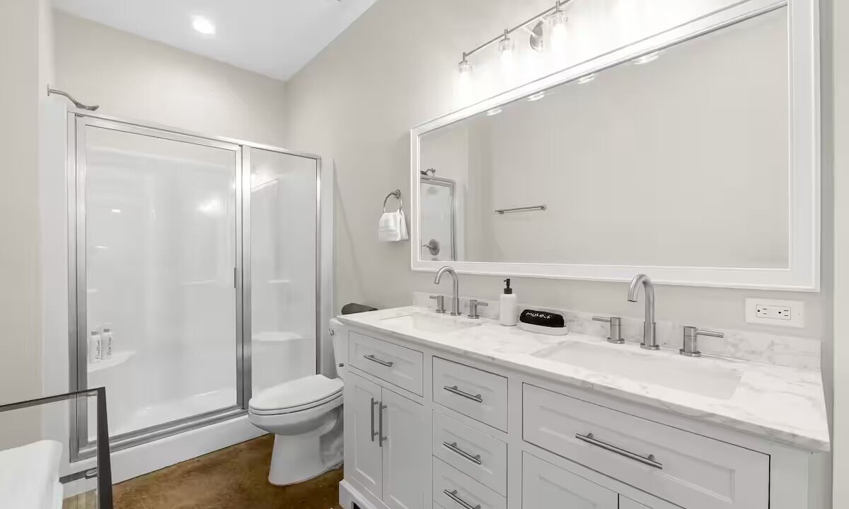 Photo of Bathroom in Holiday Beach