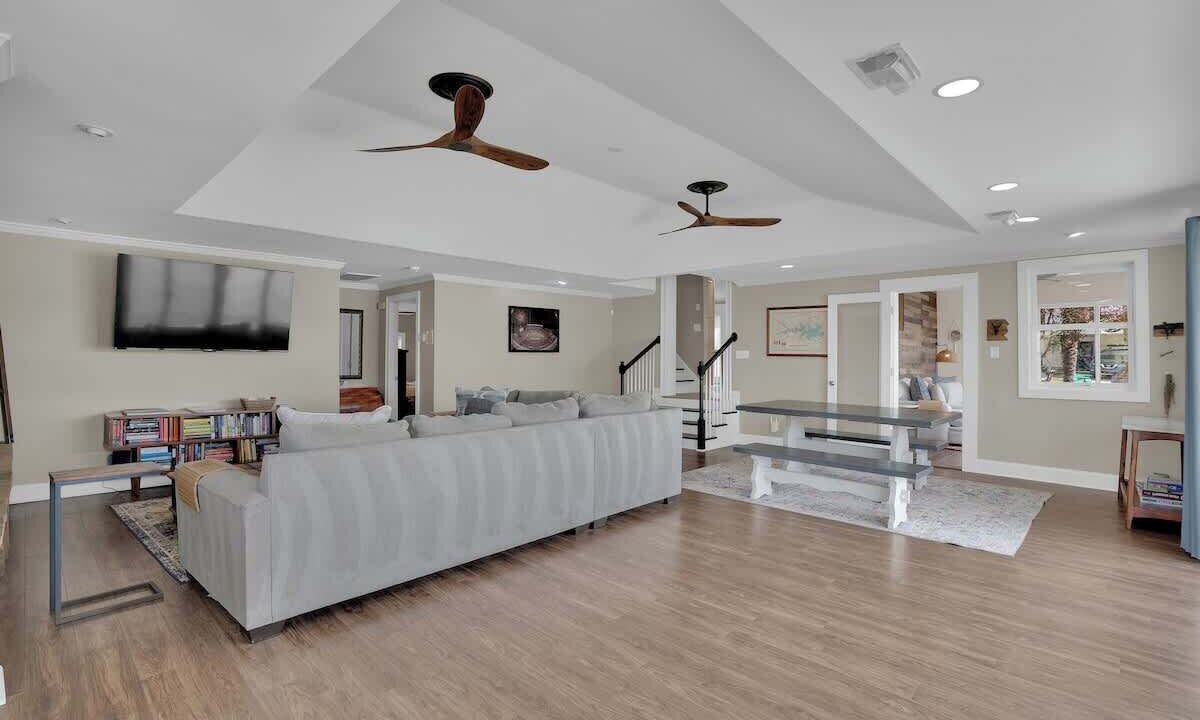 Photo of Livingroom in Hollands Landing