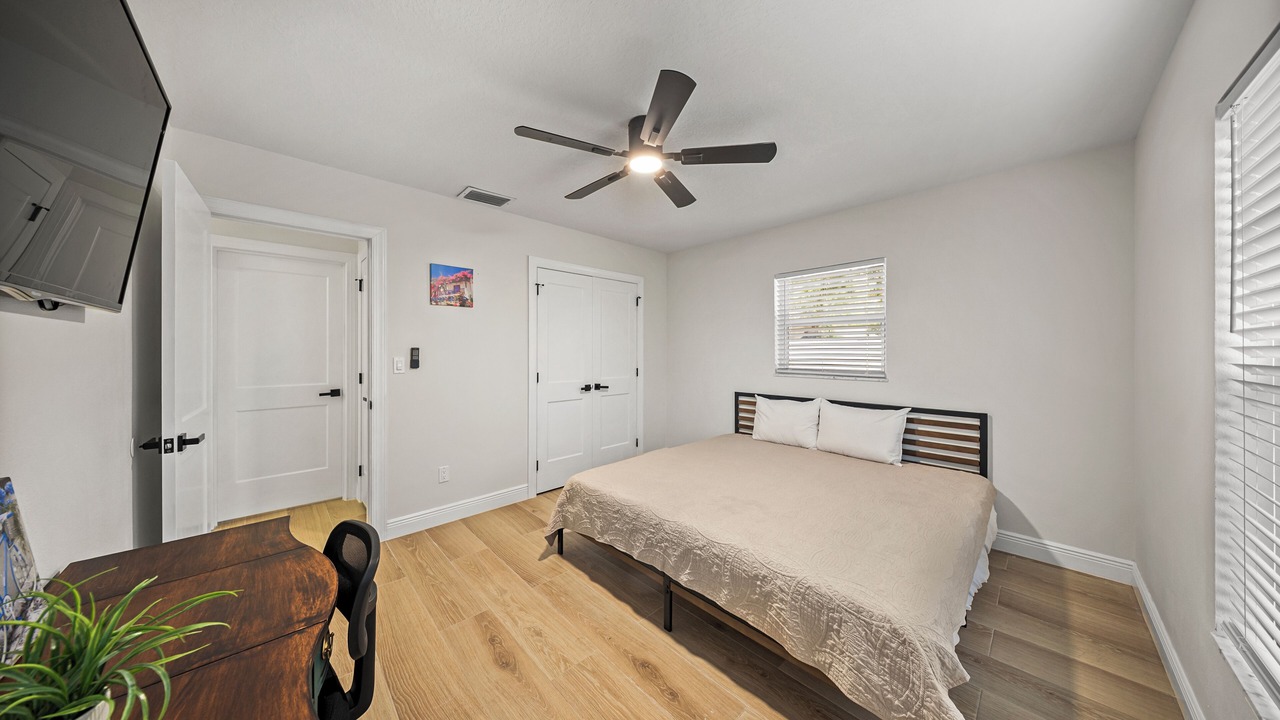 Photo of Bedroom in Lake Magdalene