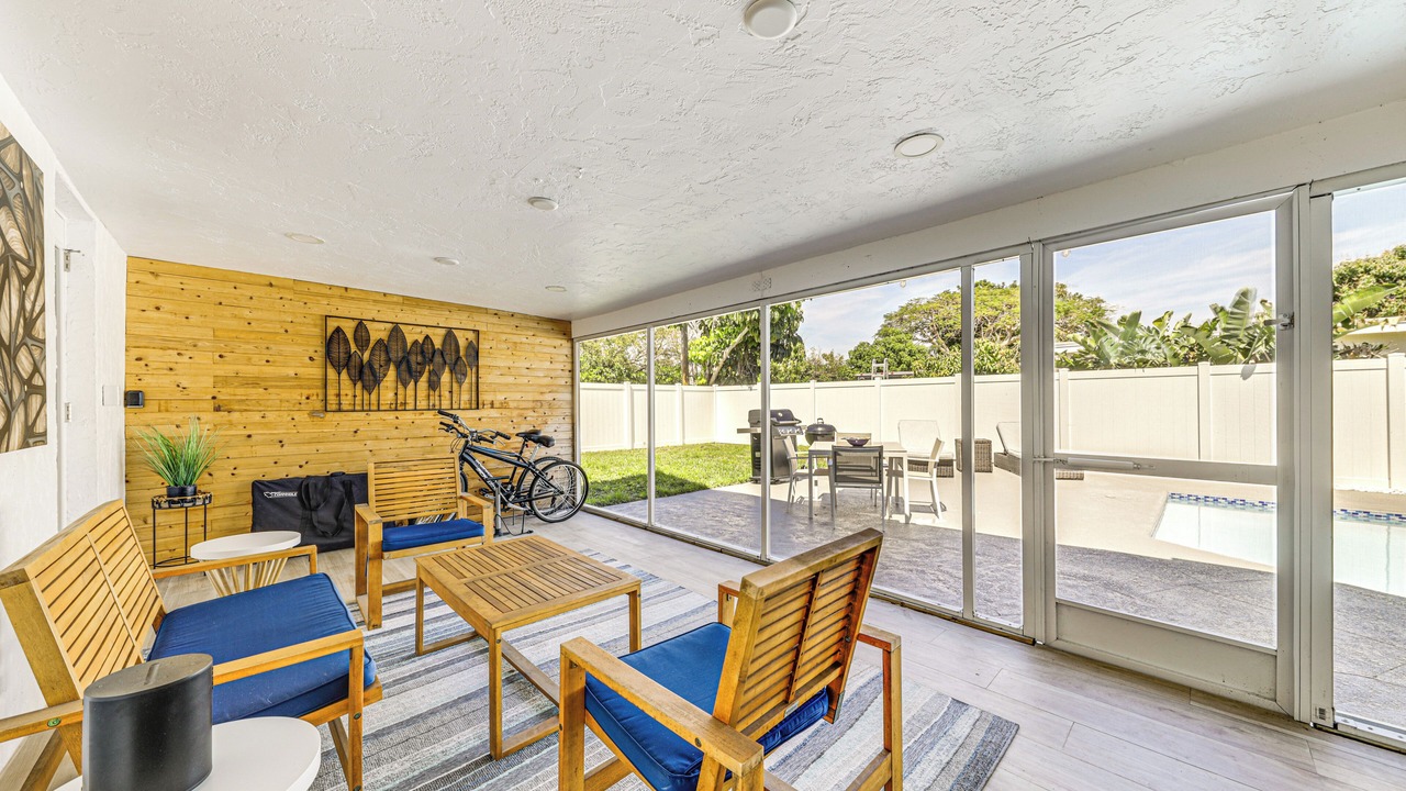 Photo of Outdoor in Tropic Palms