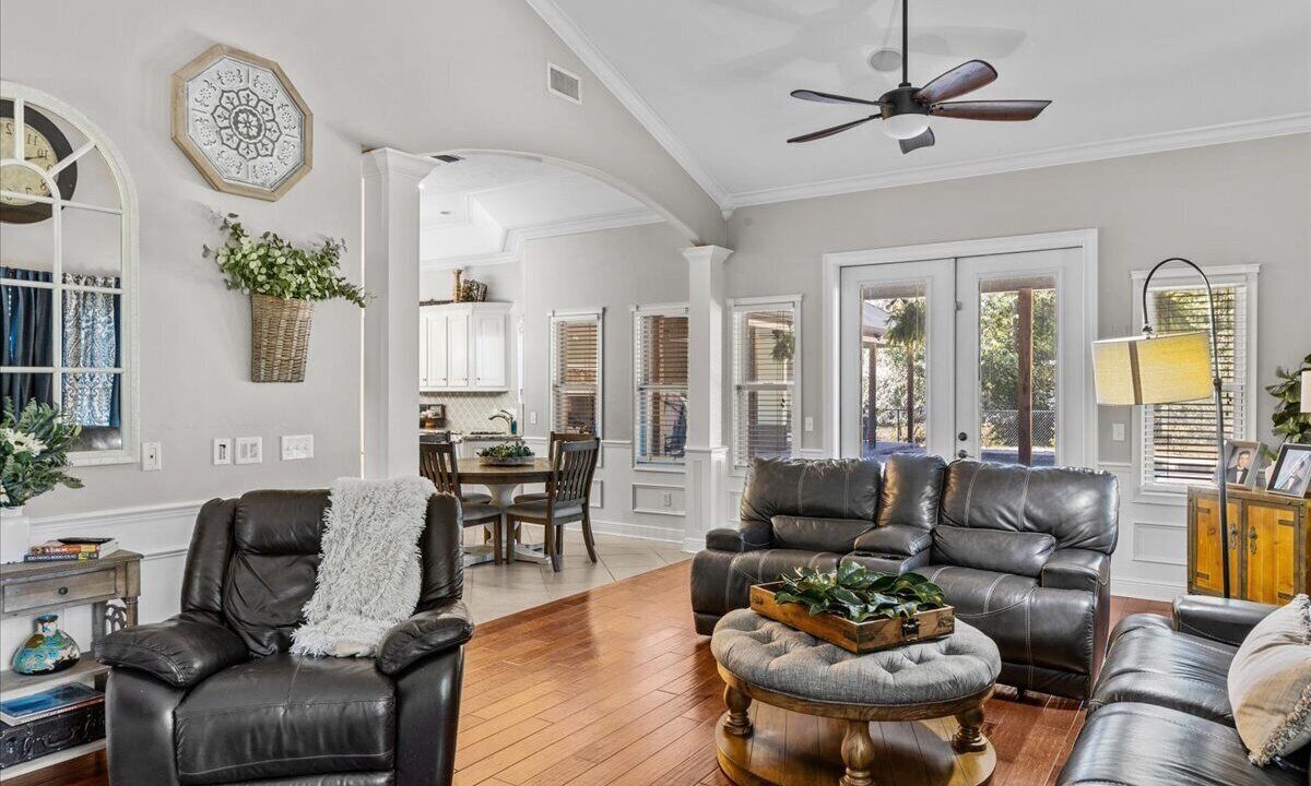 Photo of Livingroom in Trenton