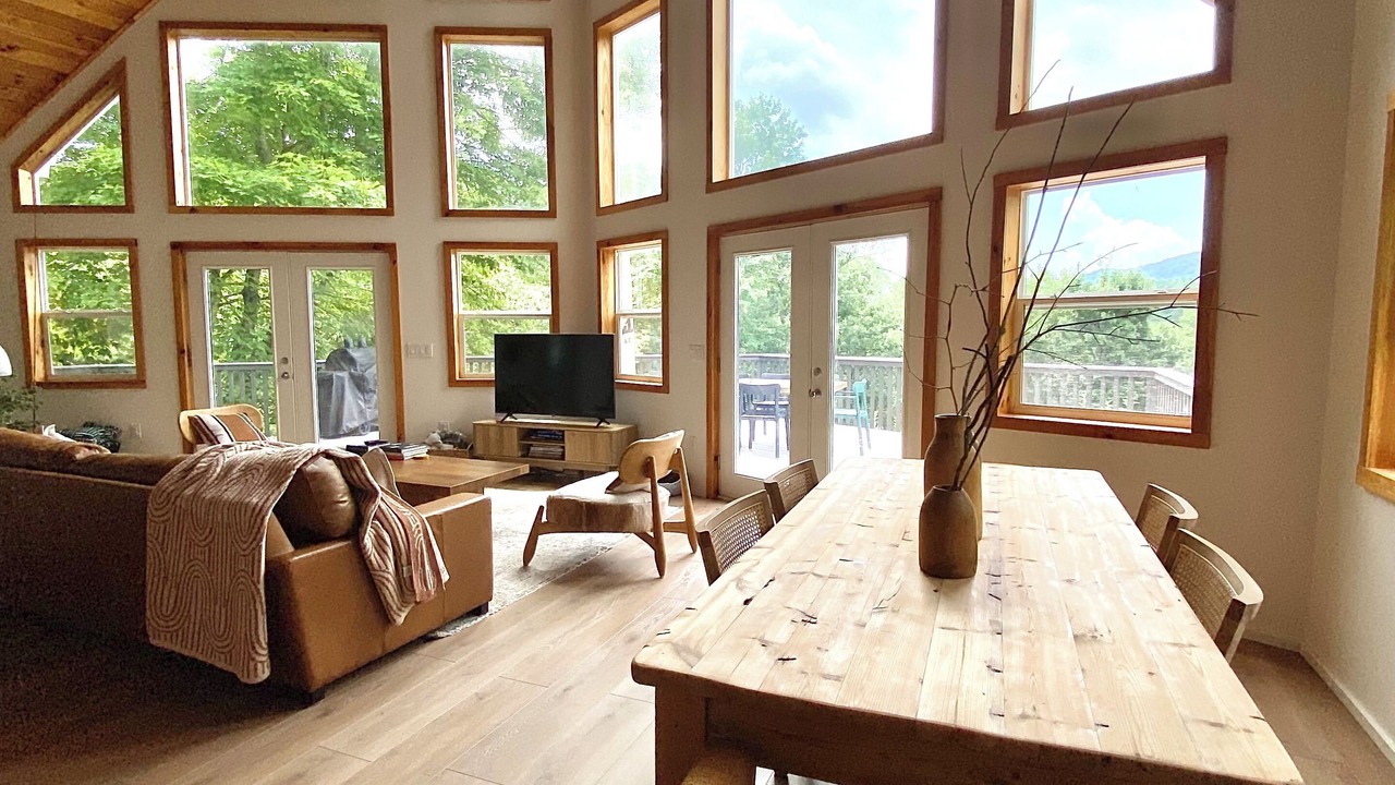 Photo of Livingroom in Ellijay