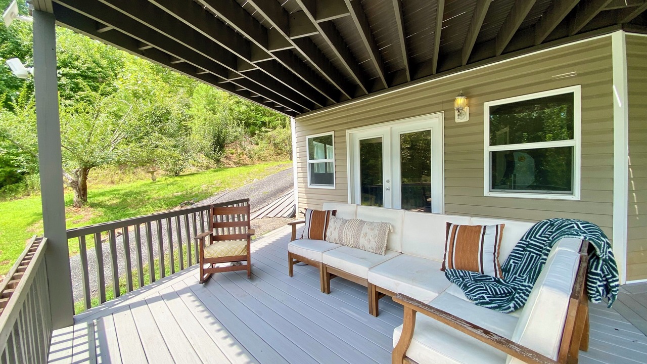 Photo of Patio Balcony in Ellijay