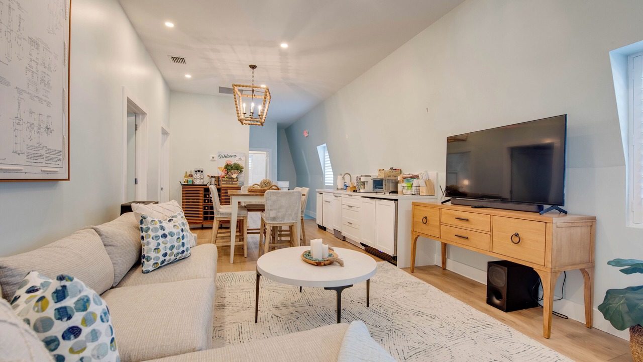 Photo of Livingroom in Historic Seaport