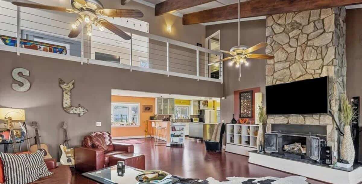 Photo of Livingroom in Harwood Lane