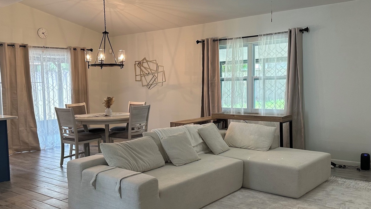 Photo of Livingroom in Lake Magdalene