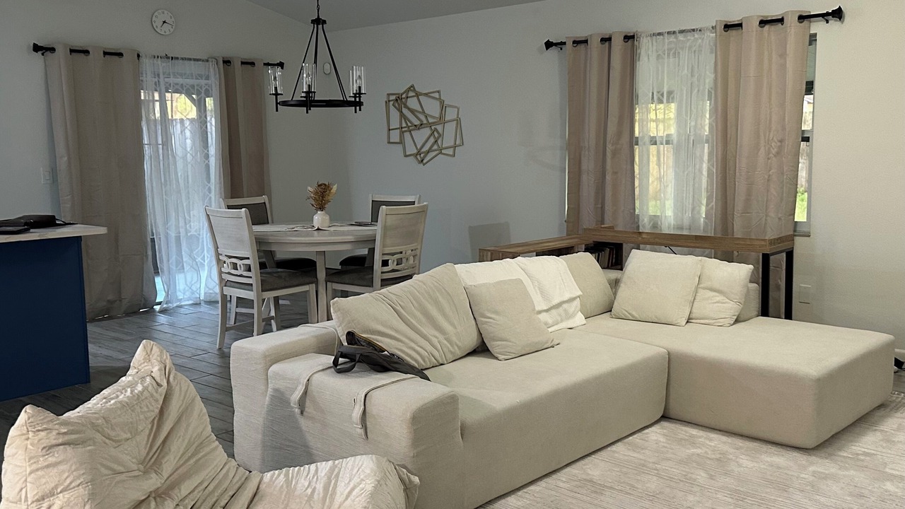 Photo of Livingroom in Lake Magdalene