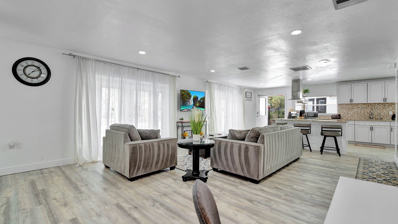 Photo of Livingroom in Plantation Estates