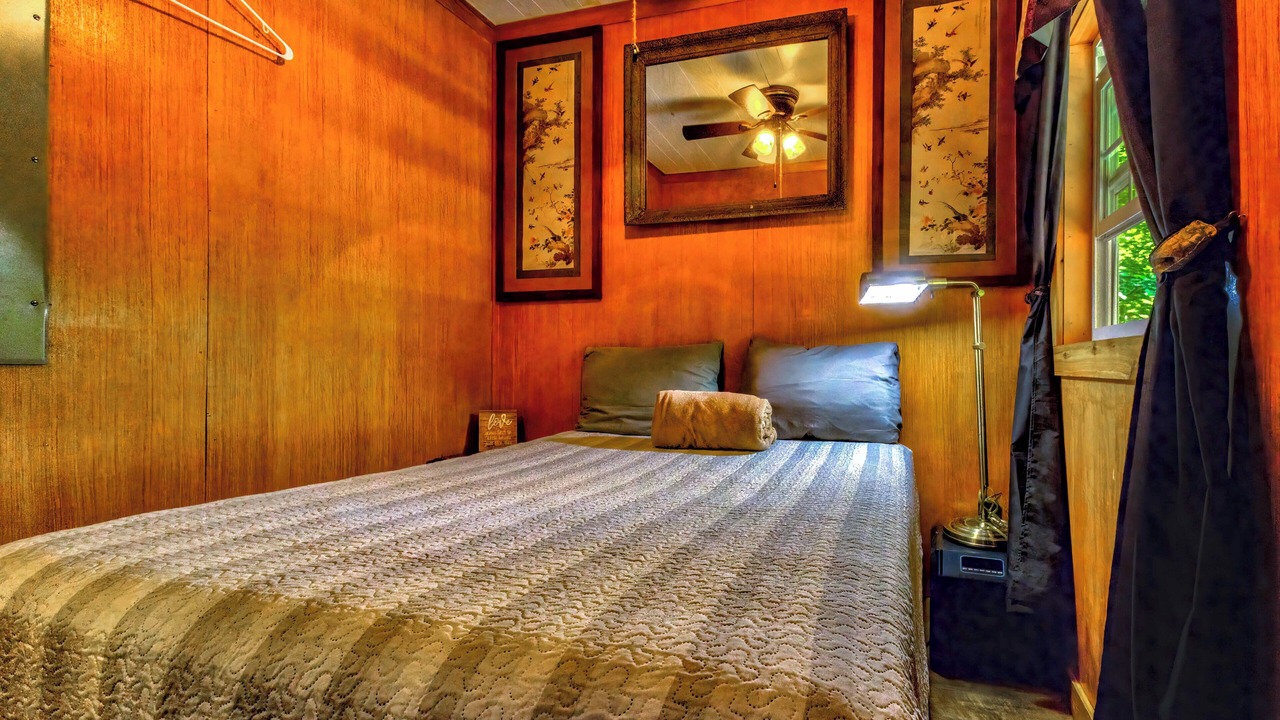 Photo of Bedroom in Cherokee