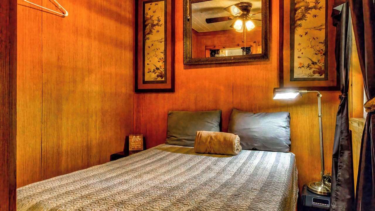 Photo of Bedroom in Cherokee