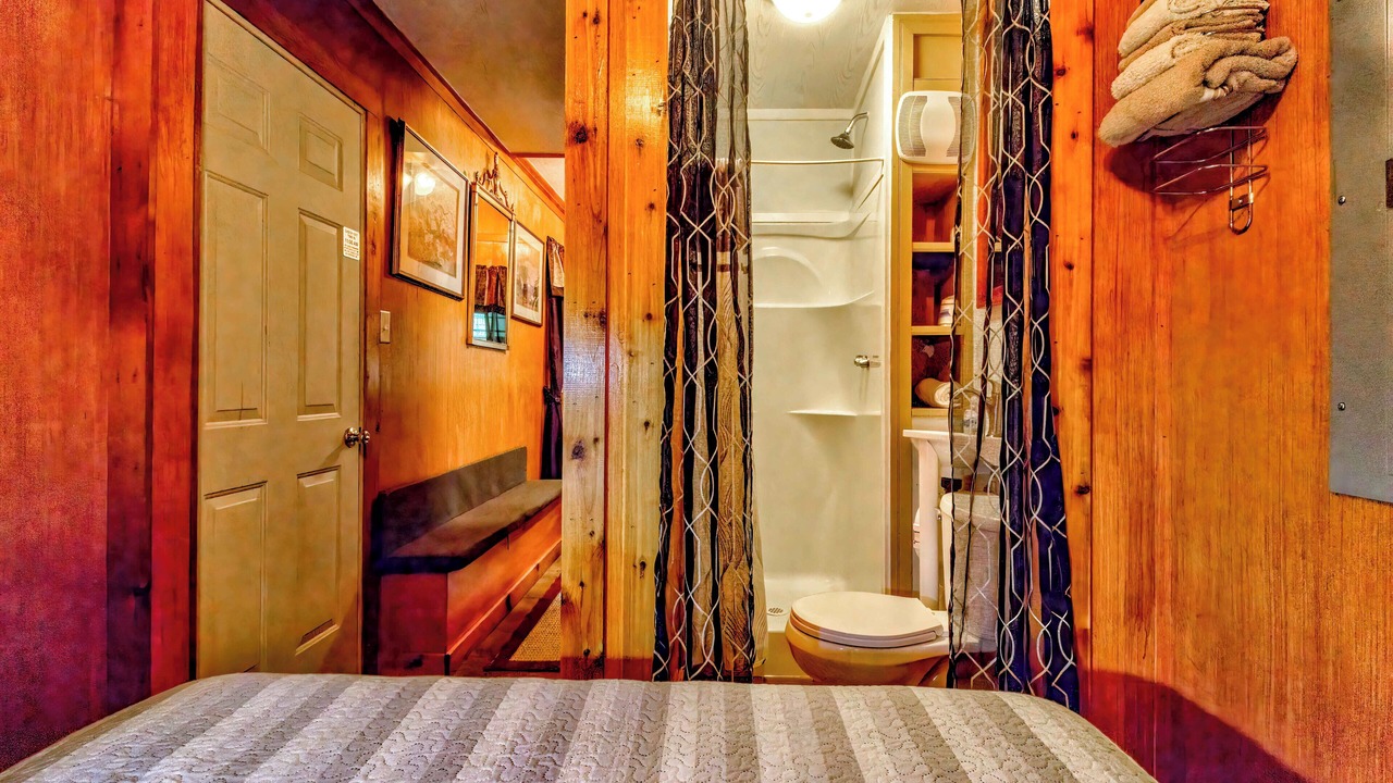 Photo of Bedroom in Cherokee