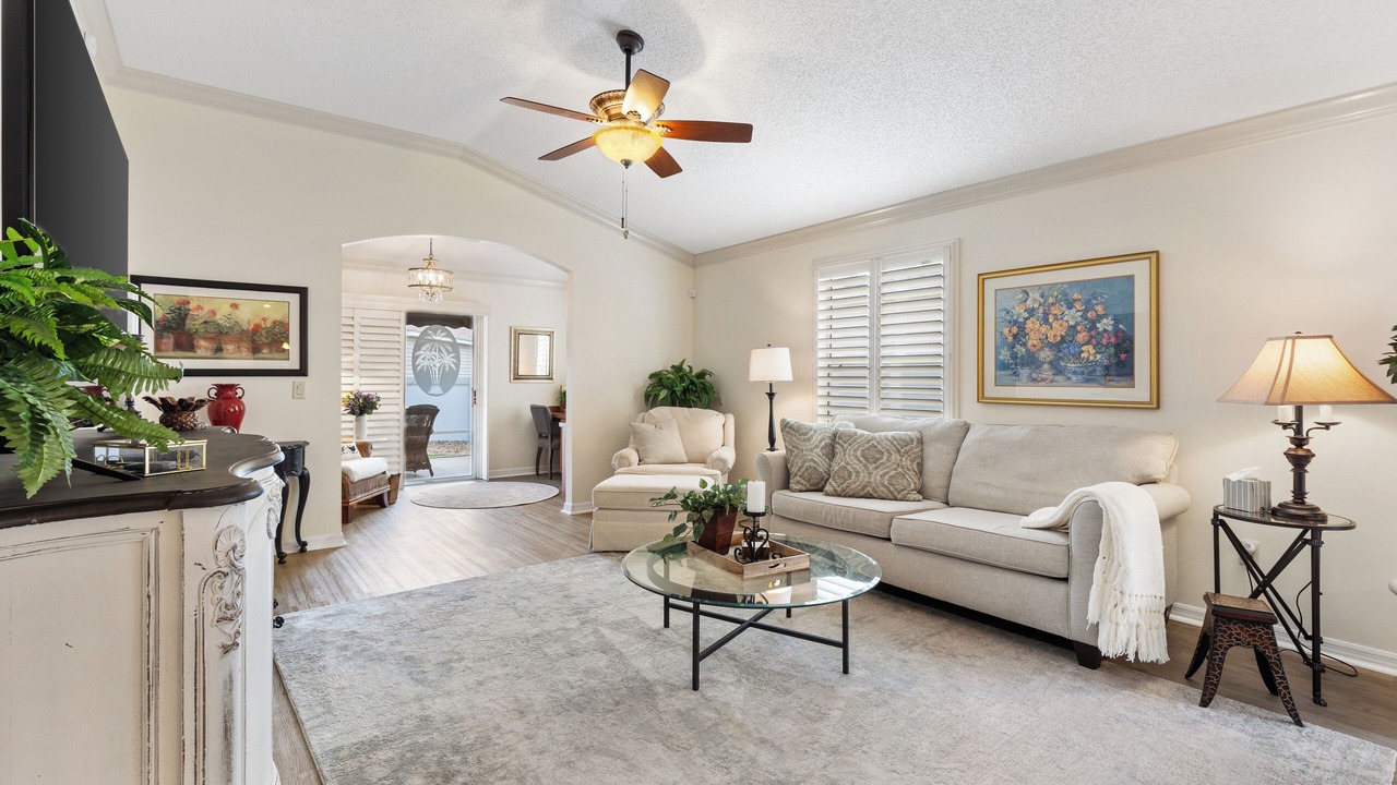 Photo of Livingroom in Duval