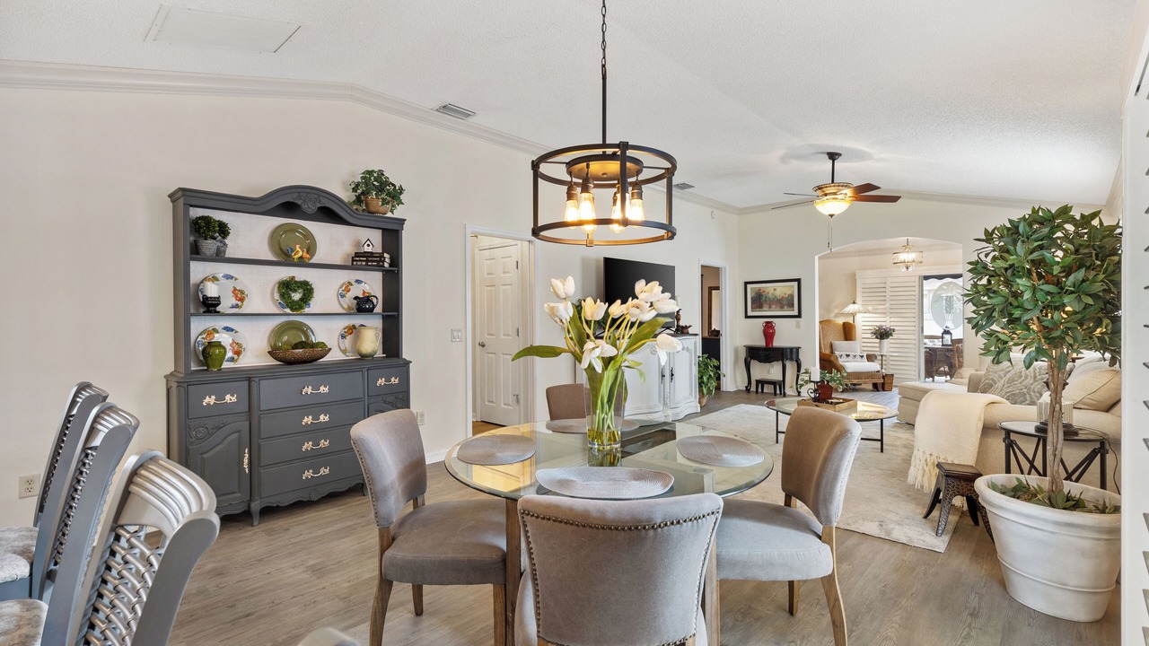 Photo of Livingroom in Duval