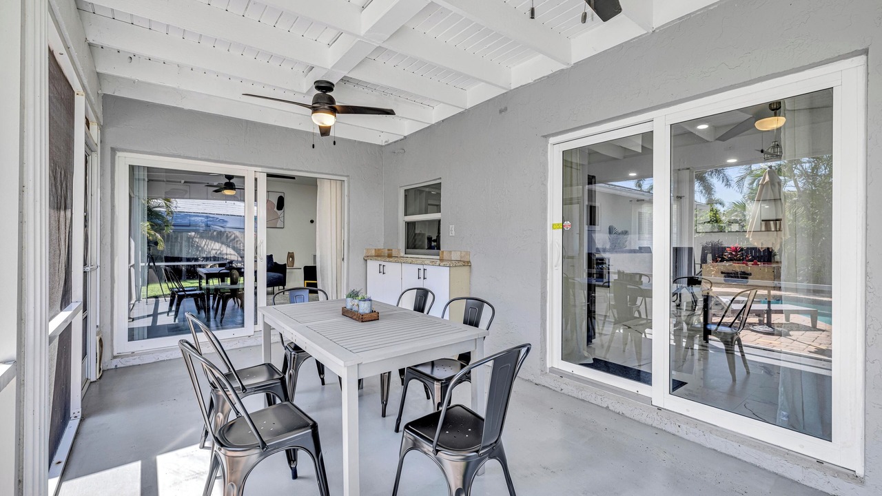 Photo of Outdoor in Tropic Palms
