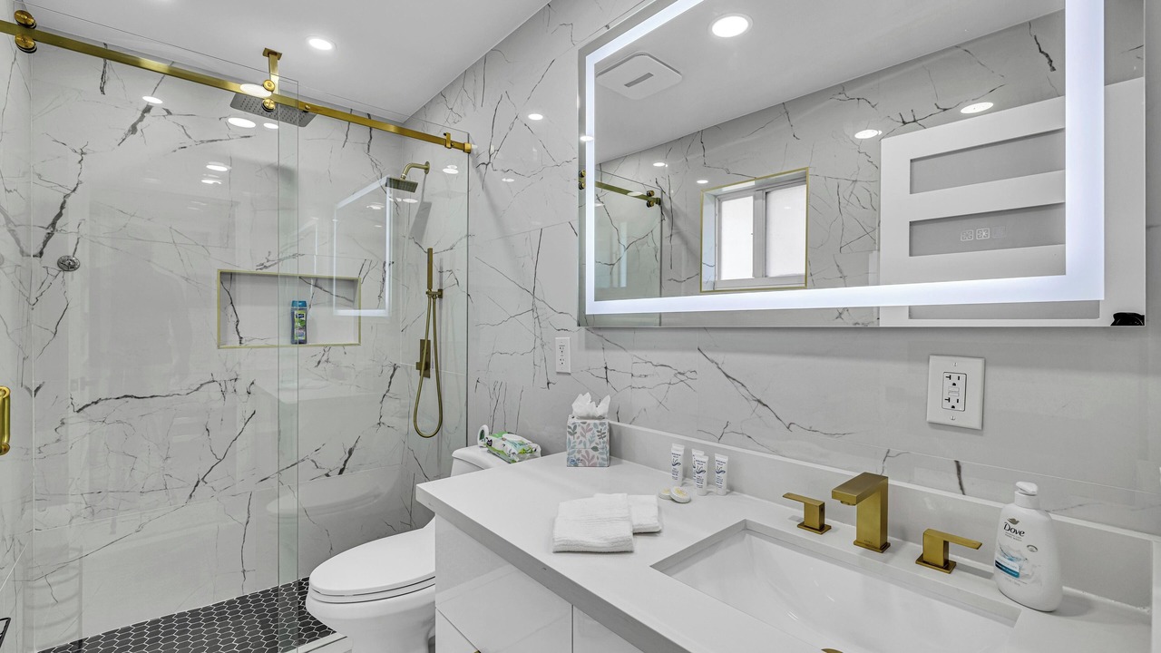 Photo of Bathroom in Tropic Palms