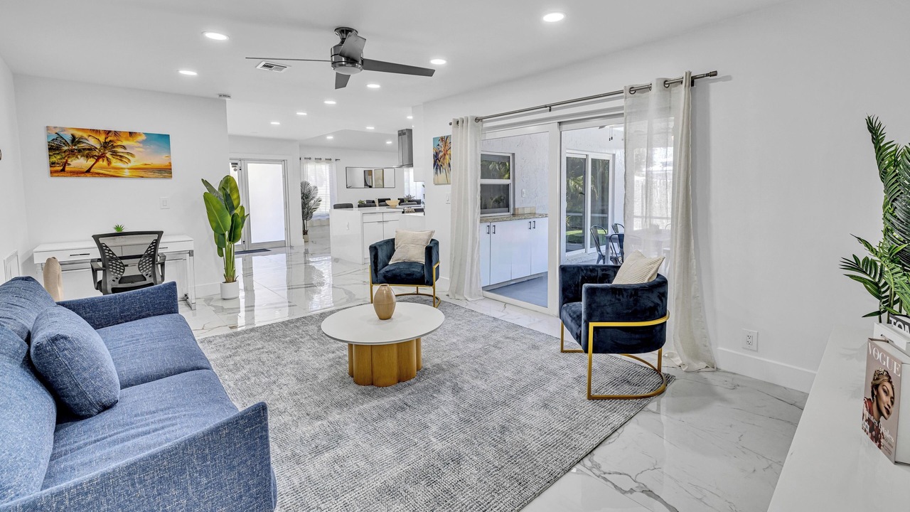 Photo of Livingroom in Tropic Palms